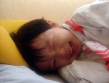 침대위에서 깜직